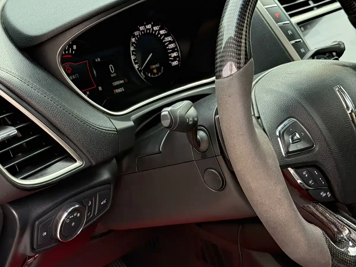 Фото 9 - Lincoln MKX