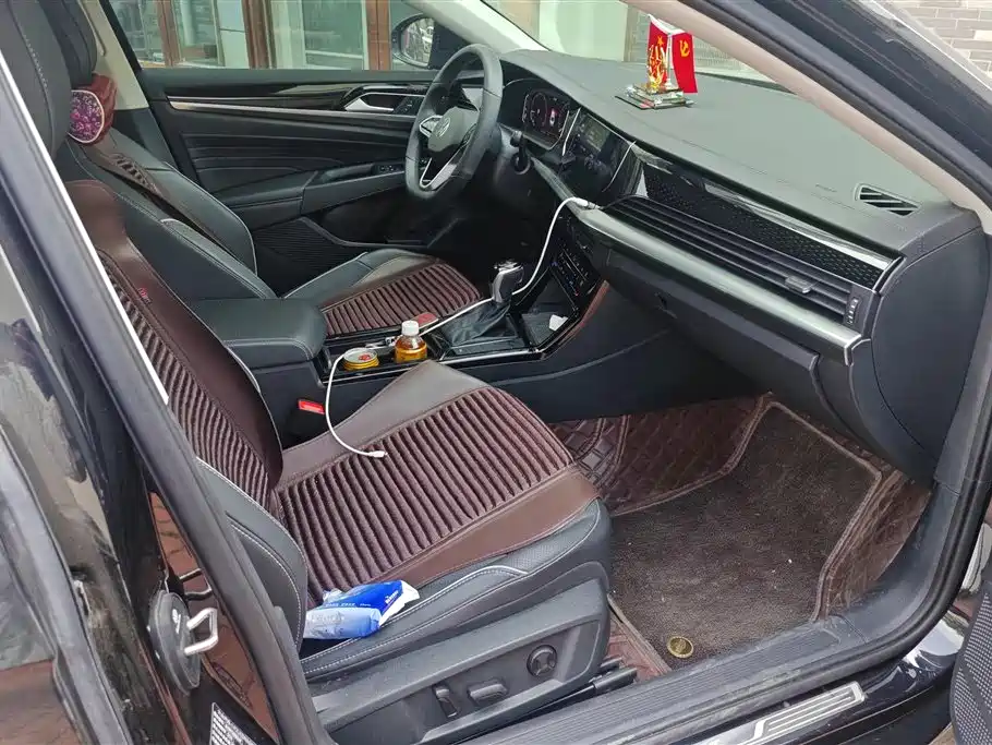 Volkswagen Passat 2025 Outstanding 330TSI Elite Edition фото 8