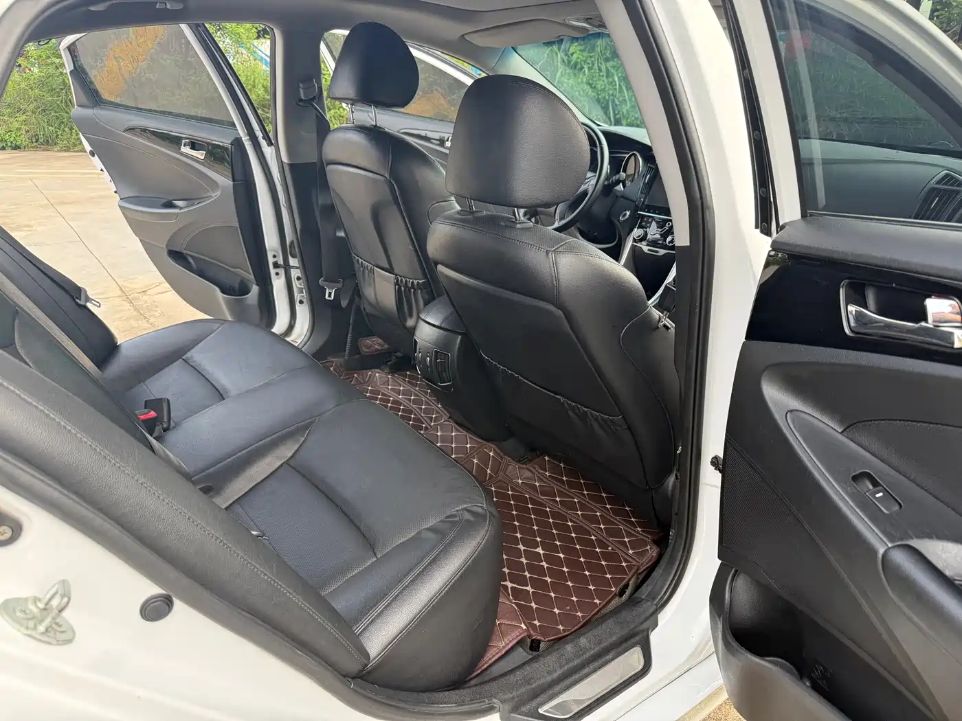 Hyundai Sonata 2014 2.4L Automatic Leading Edition China IV фото 14