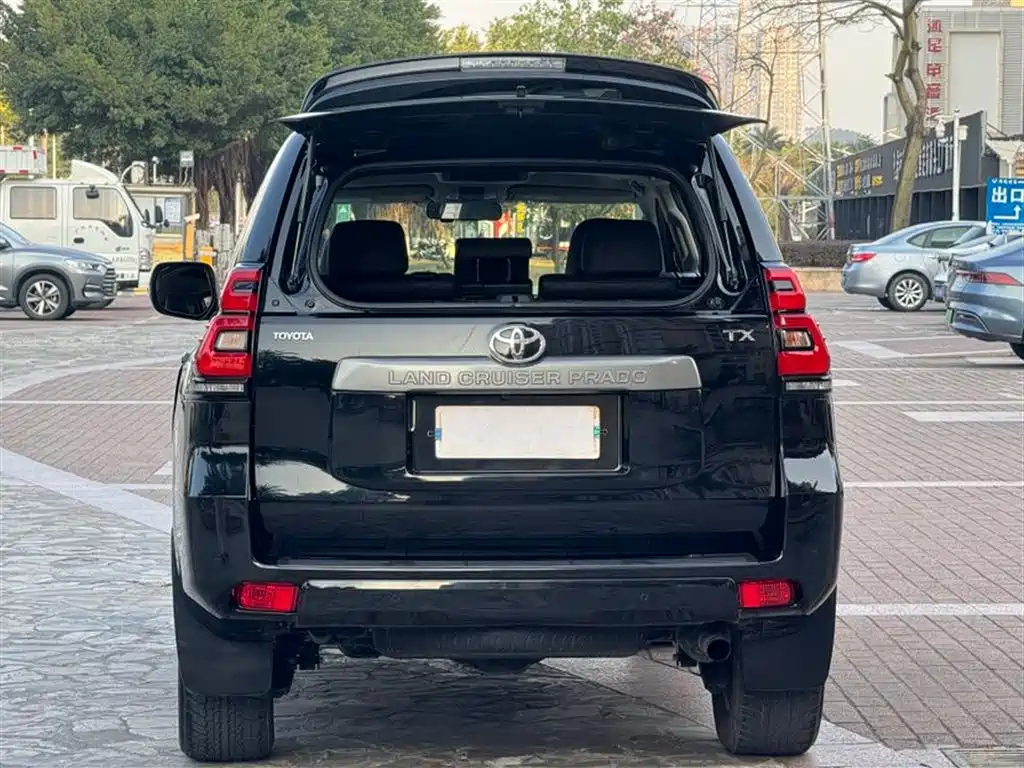 TOYOTA PRADO