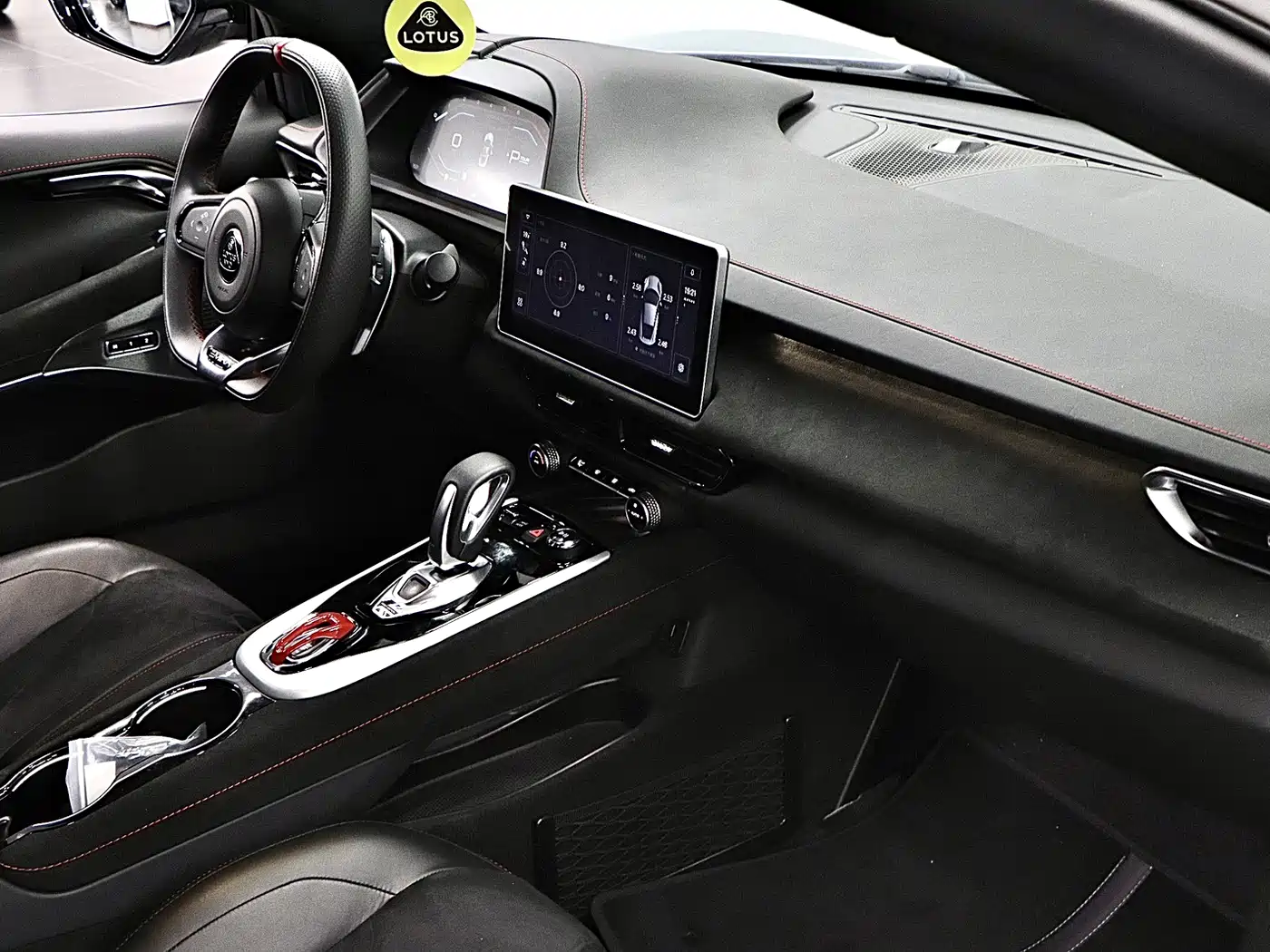 Lotus Cars EMIRA 2021 2.0T DCT First Edition фото 13