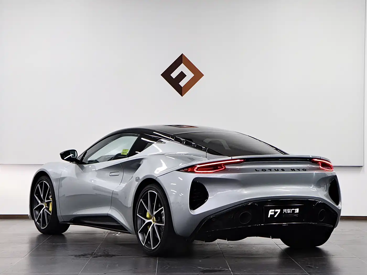 Lotus Cars EMIRA 2021 2.0T DCT First Edition фото 4