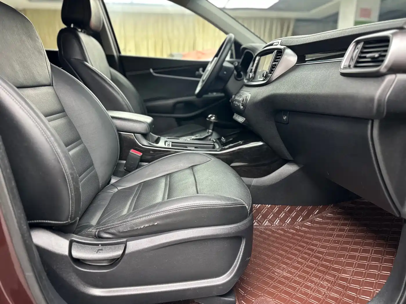 Kia Sorento 2015 2015 Sorento L 2.4L Gasoline 4WD Elite 7-Seater China V