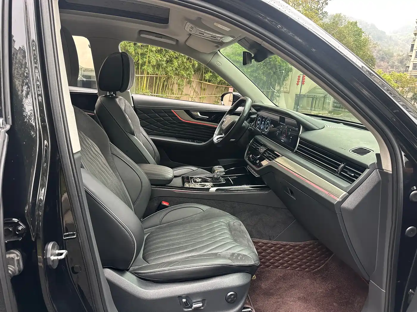 Hongqi HS5 2022 Facelift 2.0T Smart Flag Enjoyment Edition фото 10