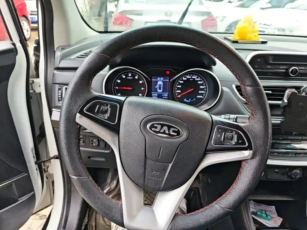 Фото 11 - JAC Refine S3