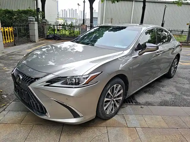 Lexus ES 200, Совершенство