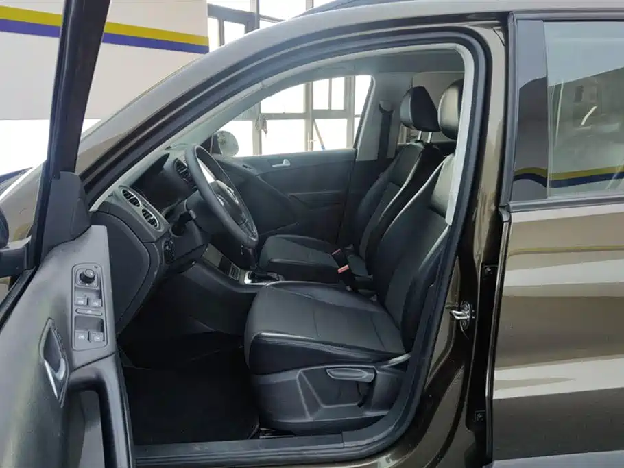 Volkswagen Tiguan 2015 1.8TSI Automatic 2WD Trendline фото 9