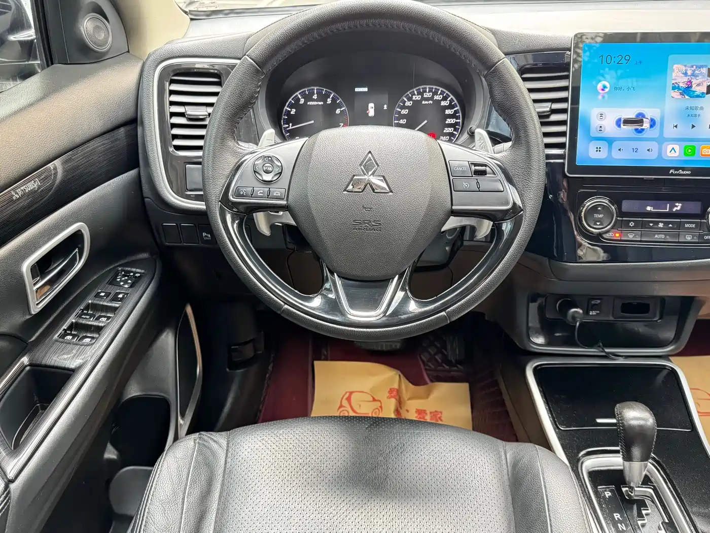 Mitsubishi Outlander 2018 2.4L 4WD Luxury Edition 7-seater фото 10