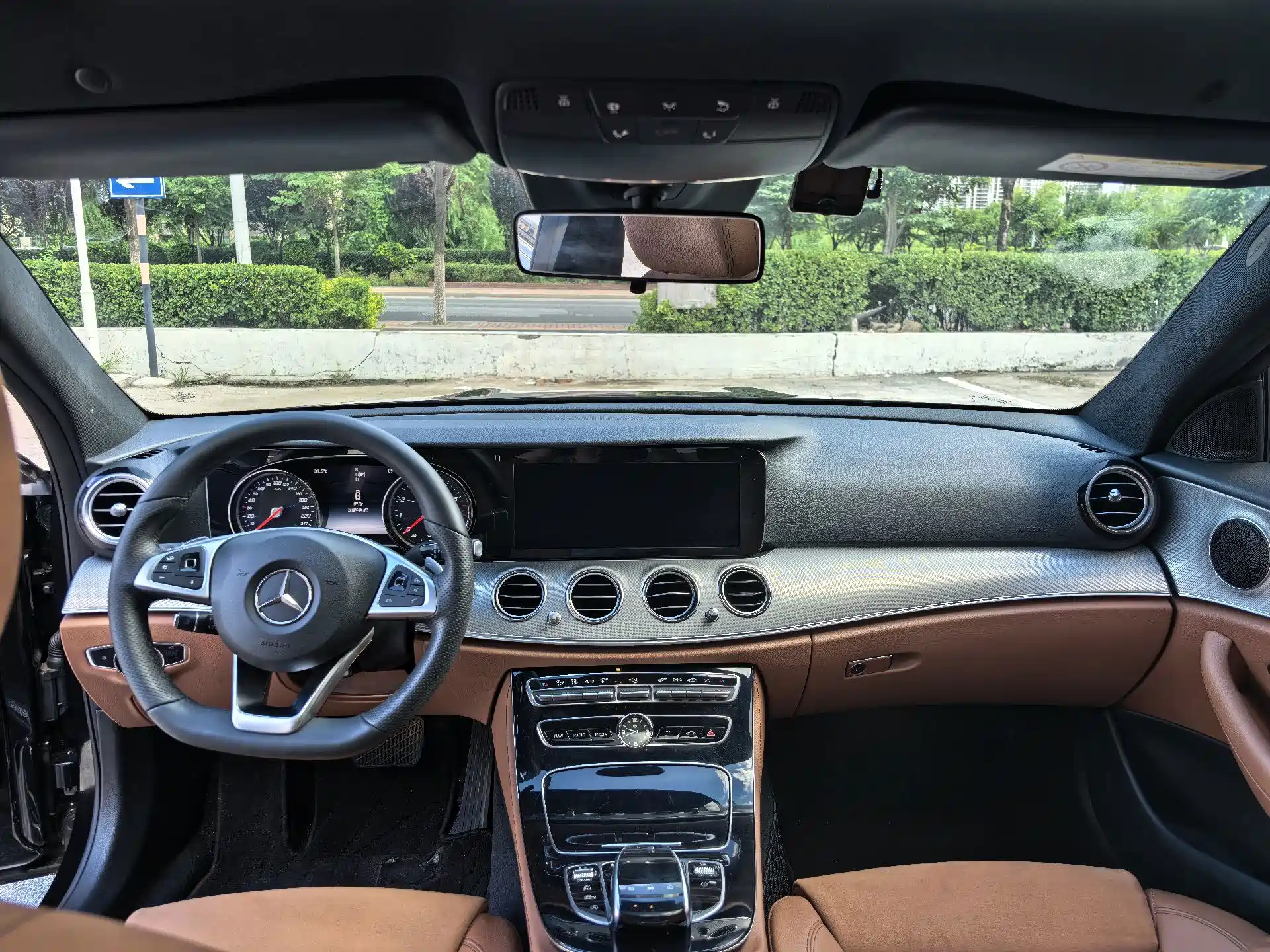 Photo 6 - Mercedes-Benz E-Class