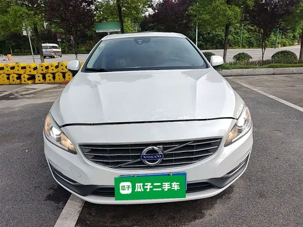 Фото 3 - Volvo S60