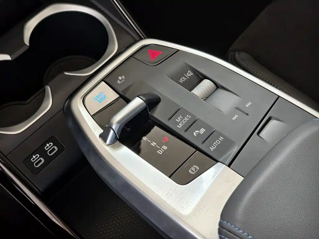 BMW iX1 2025 2025 eDrive25L M Sport Package