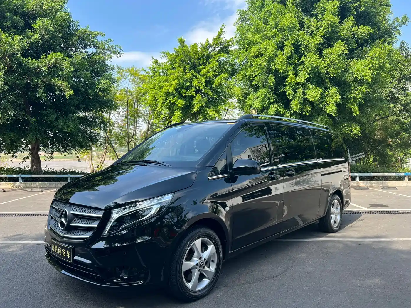 Mercedes-Benz Vito 2020 2.0T Business Edition (9-seater)