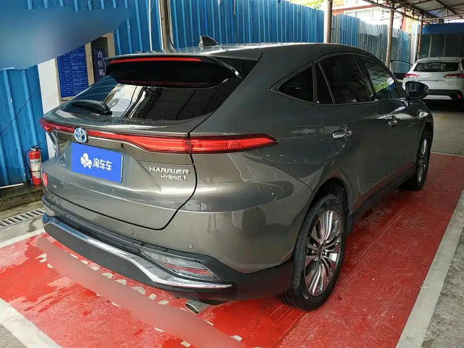 Toyota Lingfang HARRIER 2022 Hybrid 2.5L CVT 4WD Flagship Edition фото 3
