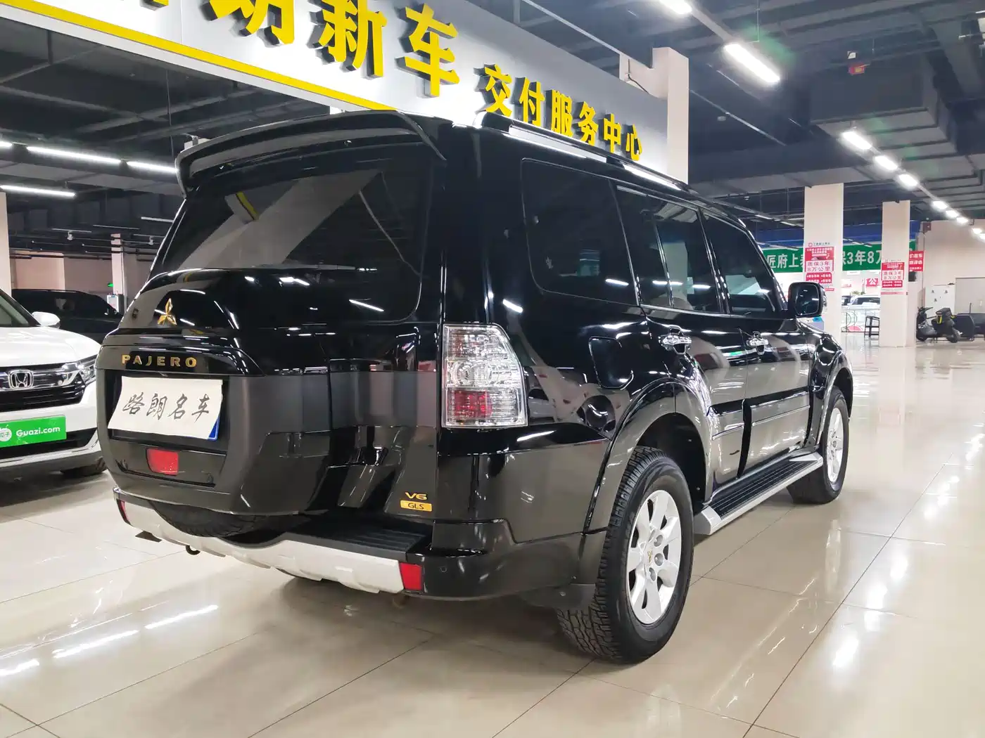 Mitsubishi Pajero (Import) 2020 3.0L Automatic Premium Edition фото 3