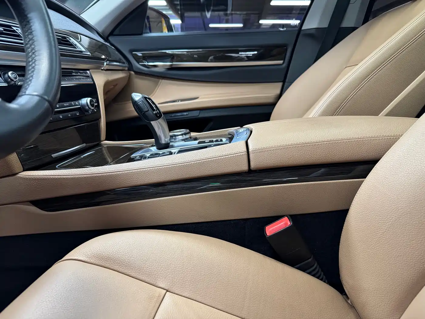 BMW 7 Series 2013 Model 730Li Leading фото 17