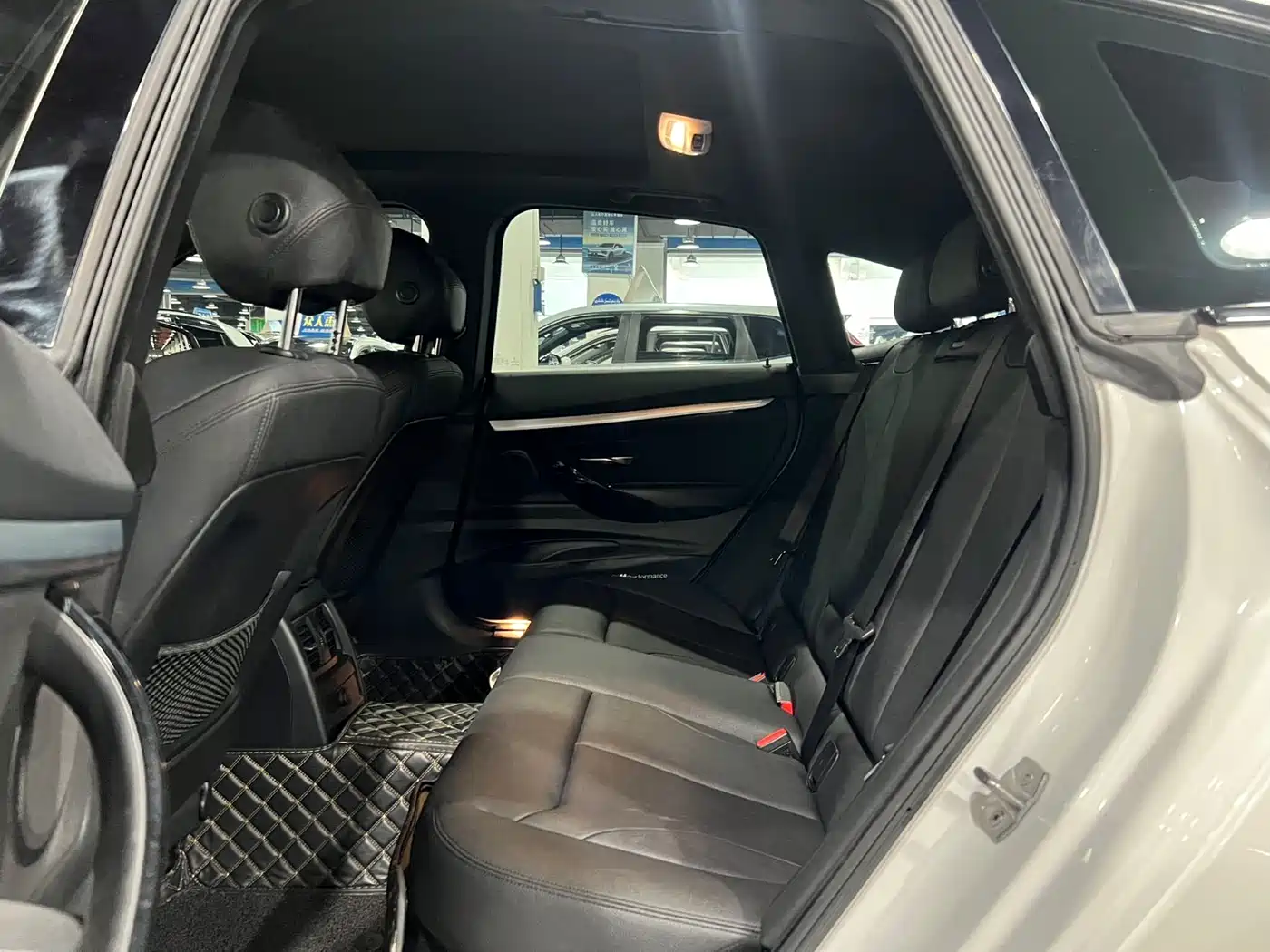 BMW 3 Series GT 2019 320i M Sport Package фото 8