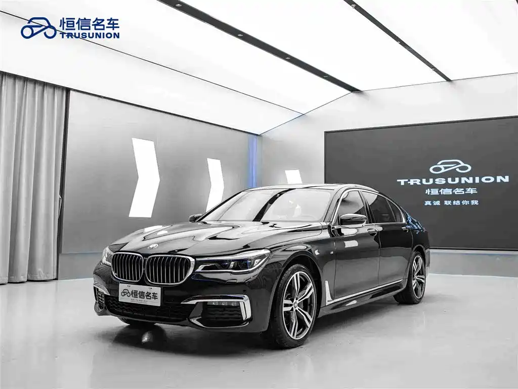 BMW 7 Series 2018 740Li xDrive Premium Type M Sport Package фото 3