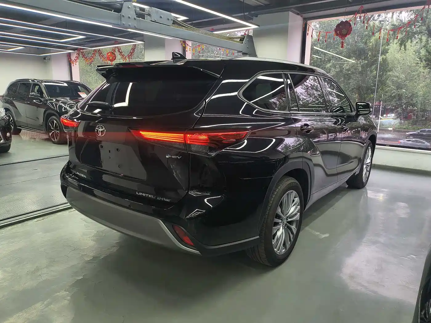 Toyota Highlander 2024 2.5L Smart Hybrid 4WD Ultimate 7-seater фото 5