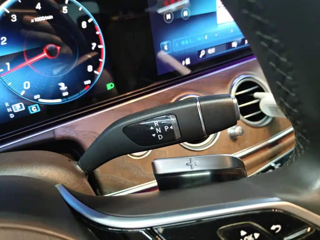Photo 14 - Mercedes-Benz E-Class