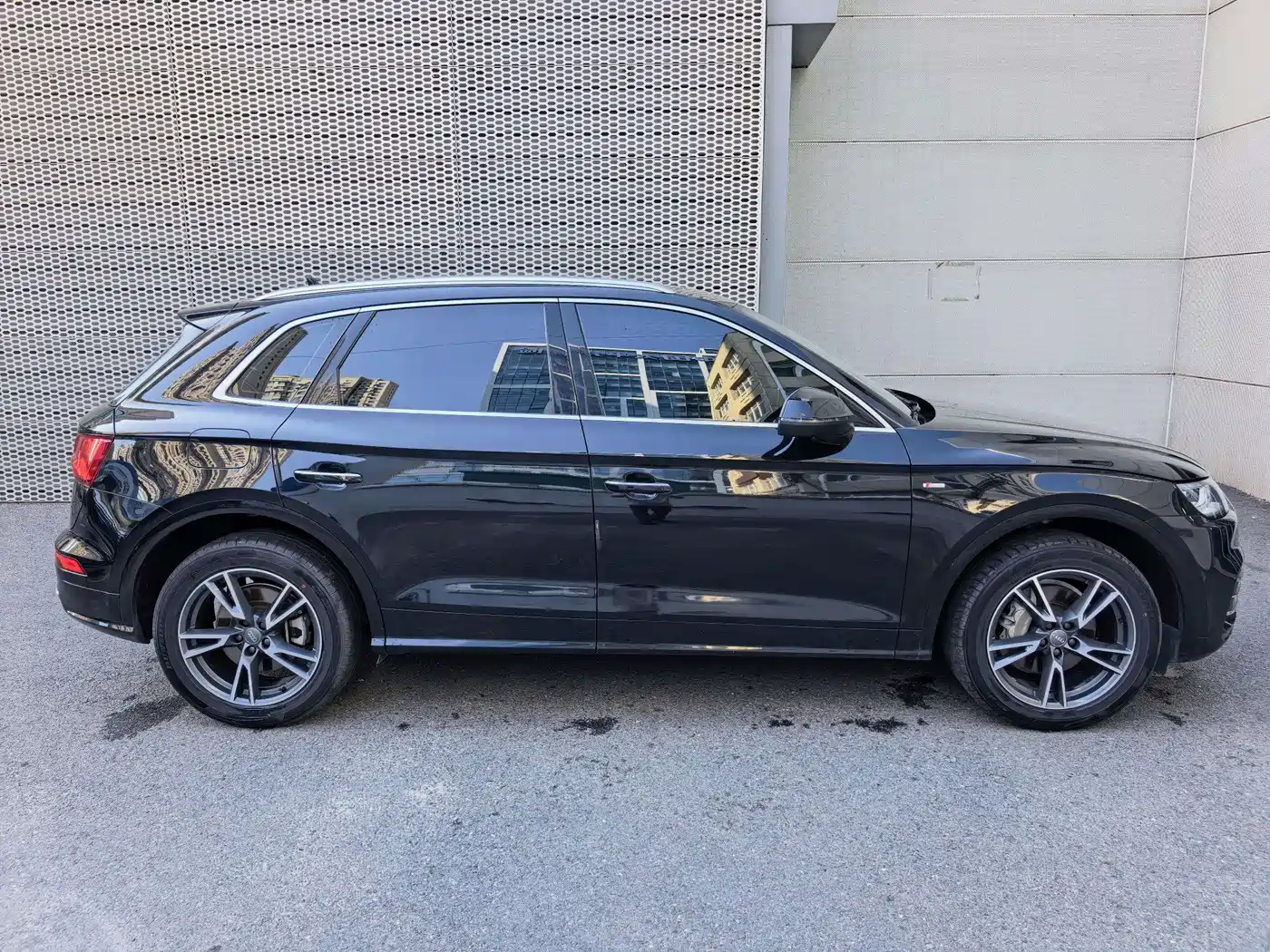 Фото 2 - Audi Q5L