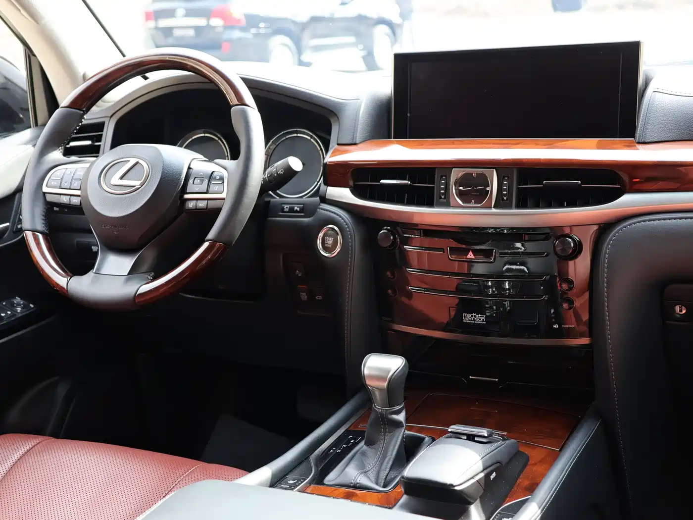 Lexus LX 2016 570 Luxury Premium Edition фото 30