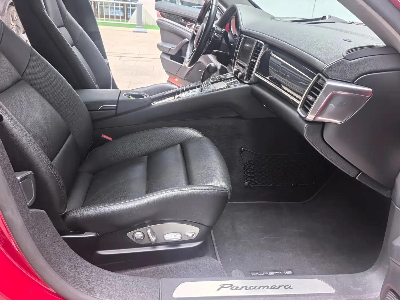 Porsche Panamera 2014 Panamera Executive 3.0T фото 17
