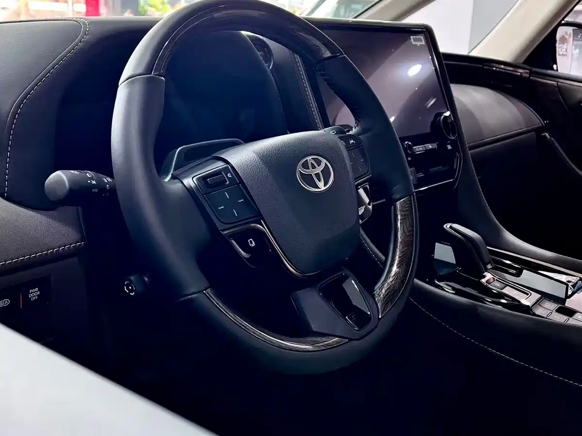 Toyota Alphard 2024 Hybrid 2.5L Ultimate Enjoyment Edition фото 6