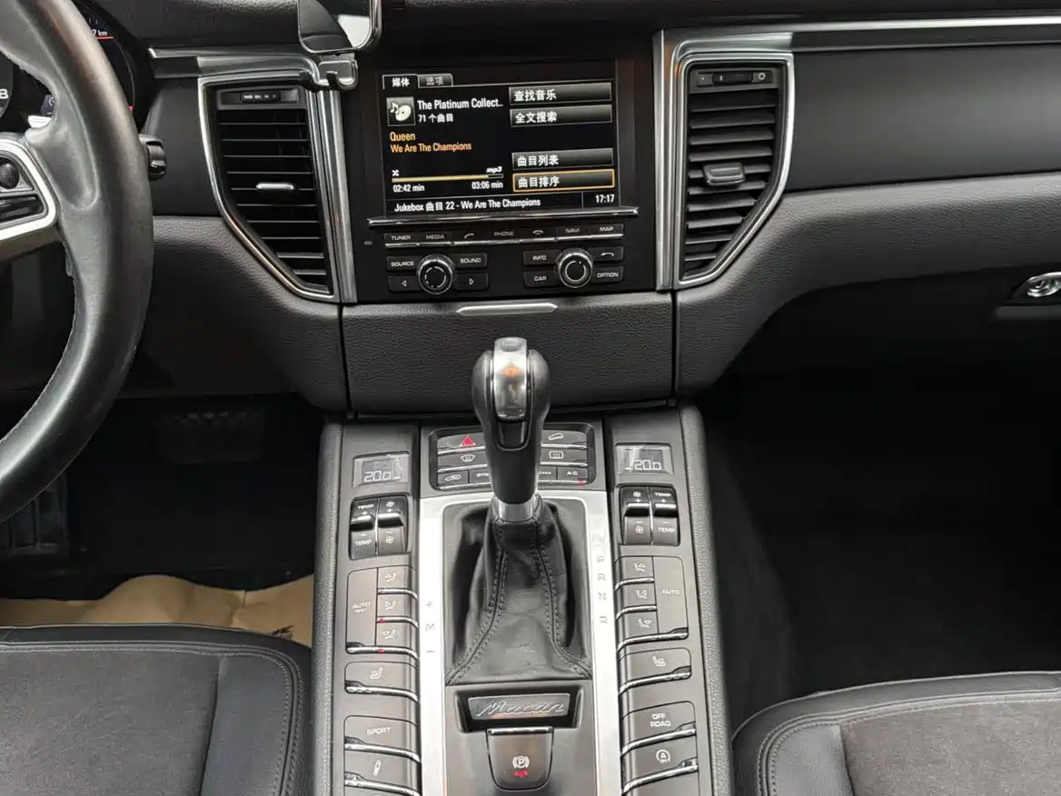 Porsche Macan 2014 Macan 2.0T фото 12