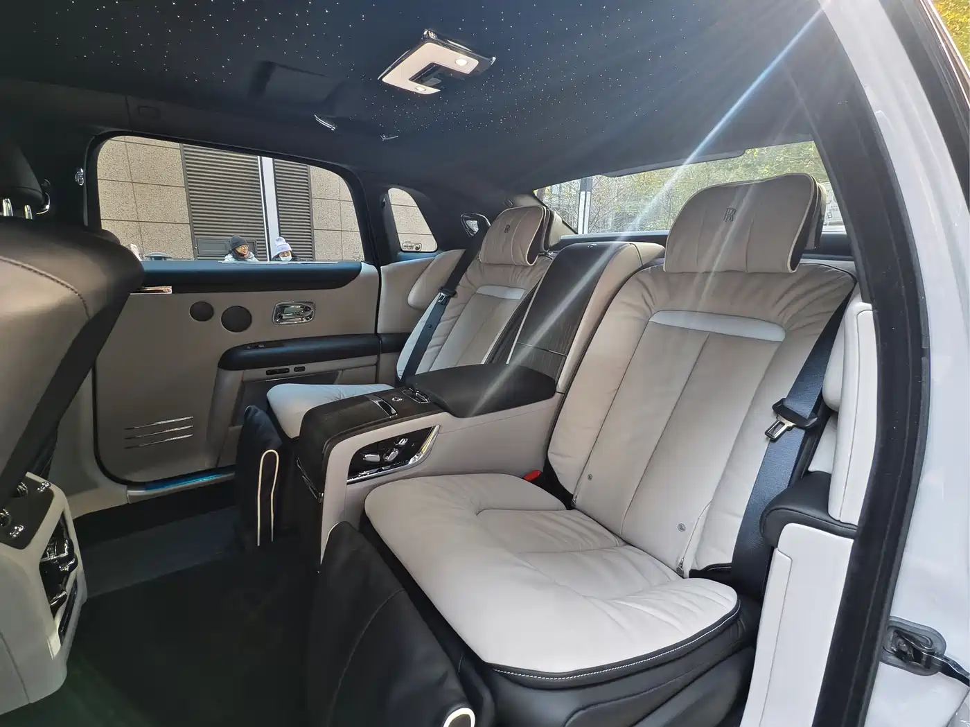 Rolls-Royce Ghost 2024 6.7T Long Wheelbase фото 6