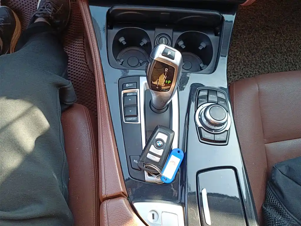 BMW 5 Series 2017 520Li Classic Edition фото 14