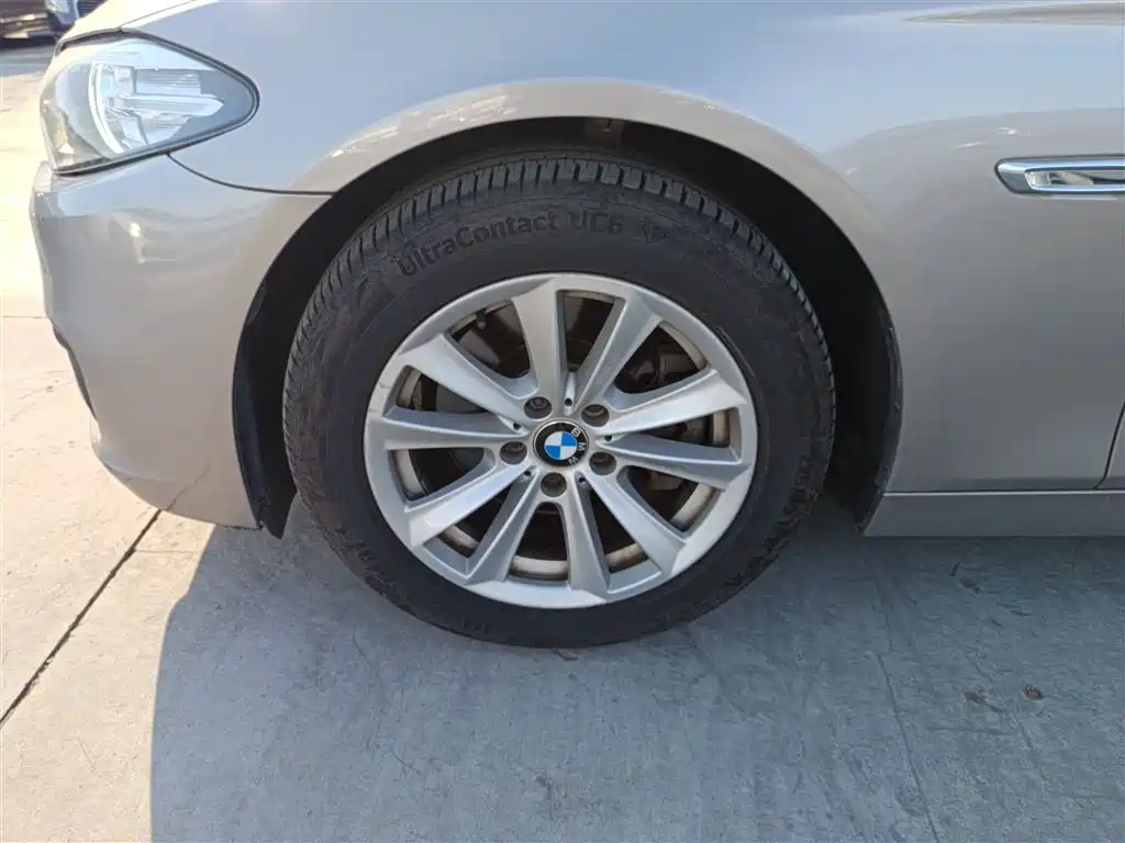 BMW 5 Series 2017 520Li Classic Edition фото 23