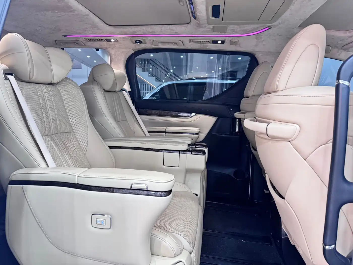 Toyota Alphard 2018 Facelift 3.5L Premium Edition фото 14
