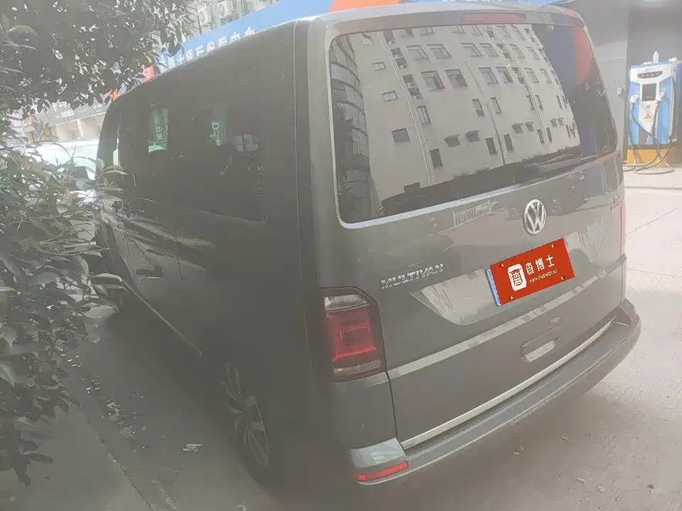 Фото 2 - Volkswagen Multivan