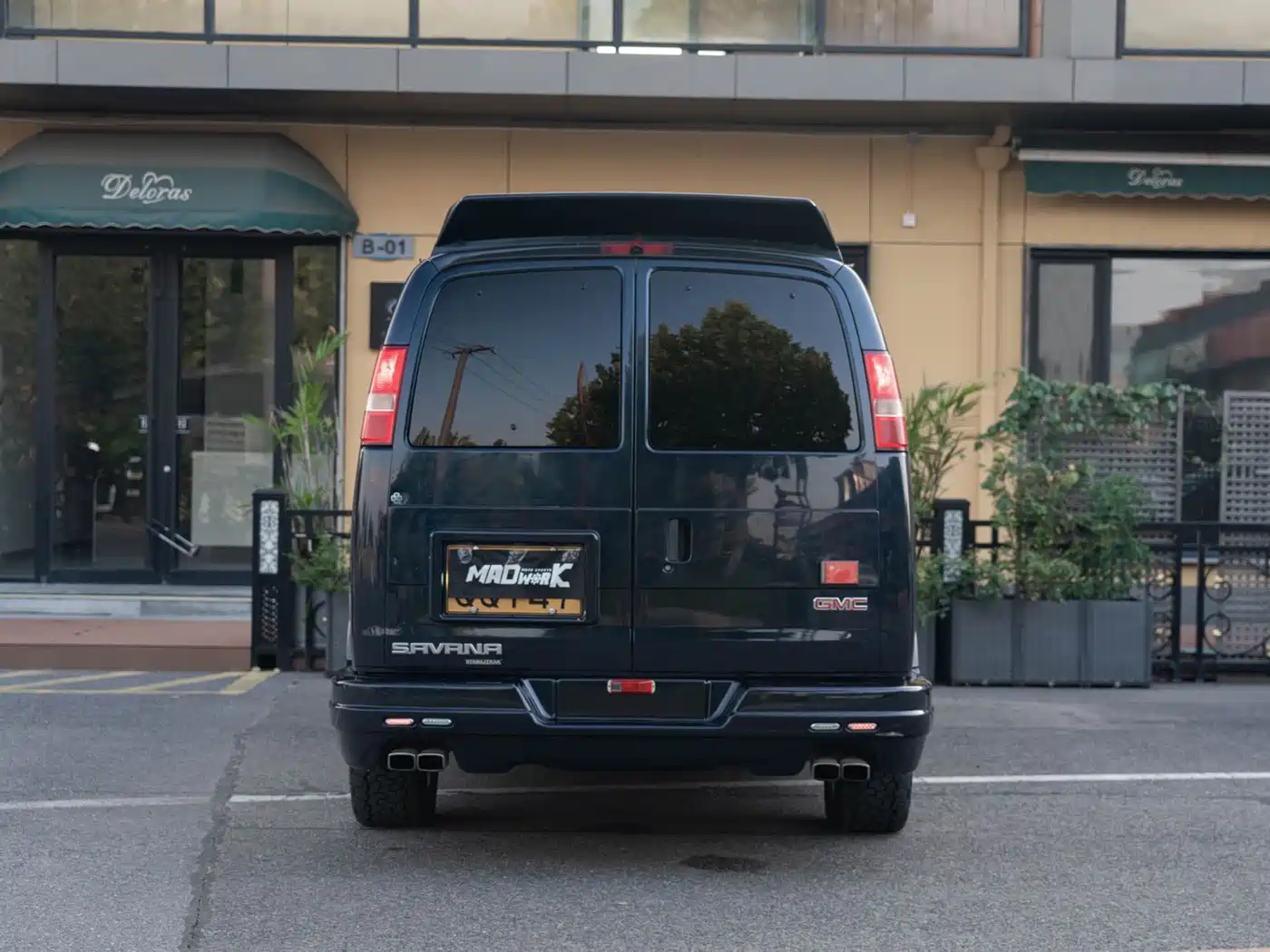 GMC Savana 2015 2015 6.0L G600L Elegance Edition