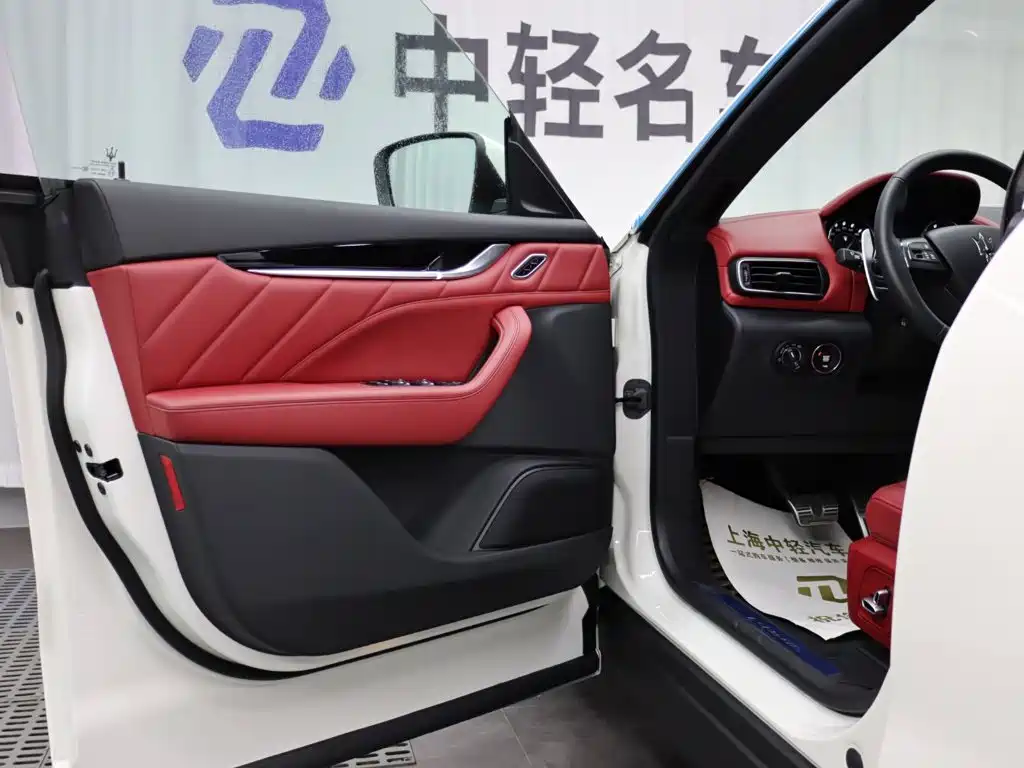 Фото 4 - Maserati Levante