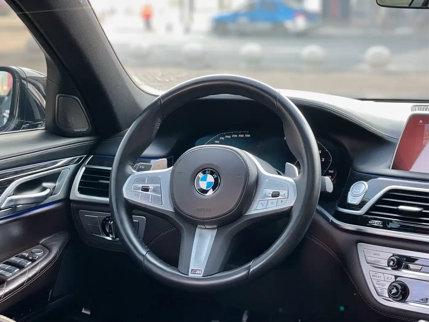 BMW 7 Series 2021 Model 740Li Leading M Sport Package фото 10