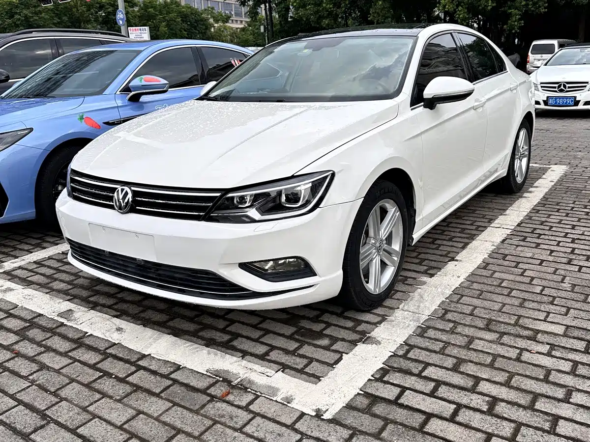 Volkswagen Lamando 2015 2015 330TSI DSG Comfort