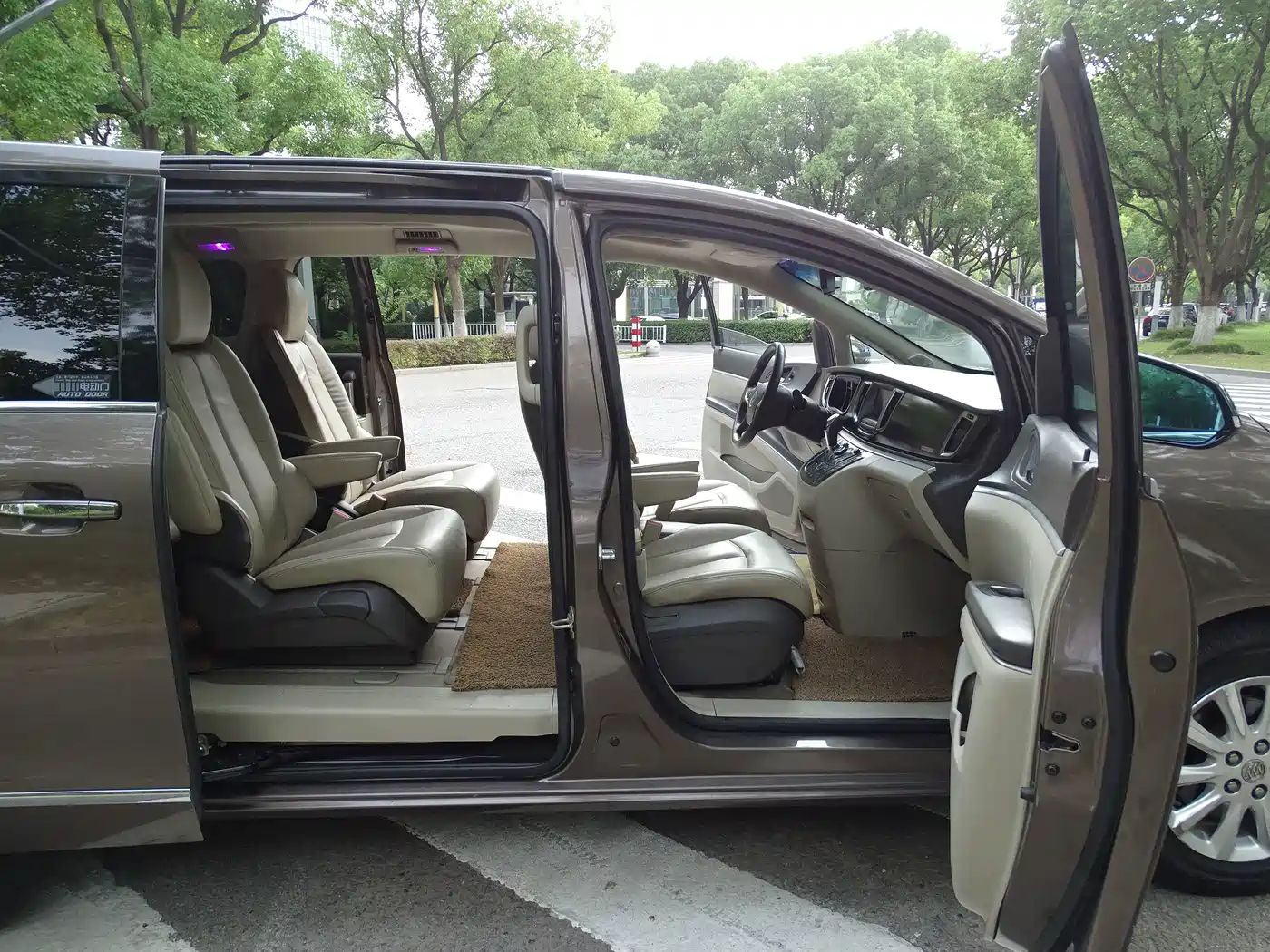 Buick GL8 2011 2011 3.0L XT Luxury Business Flagship