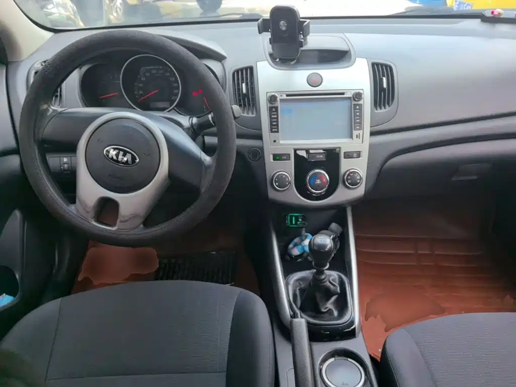 Kia Forte 2015 2014 1.6L MT GL