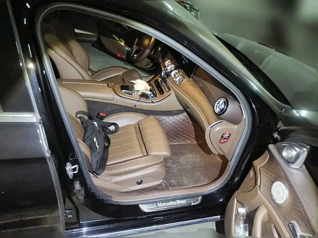 Mercedes-Benz E-Class, миниатюра 13
