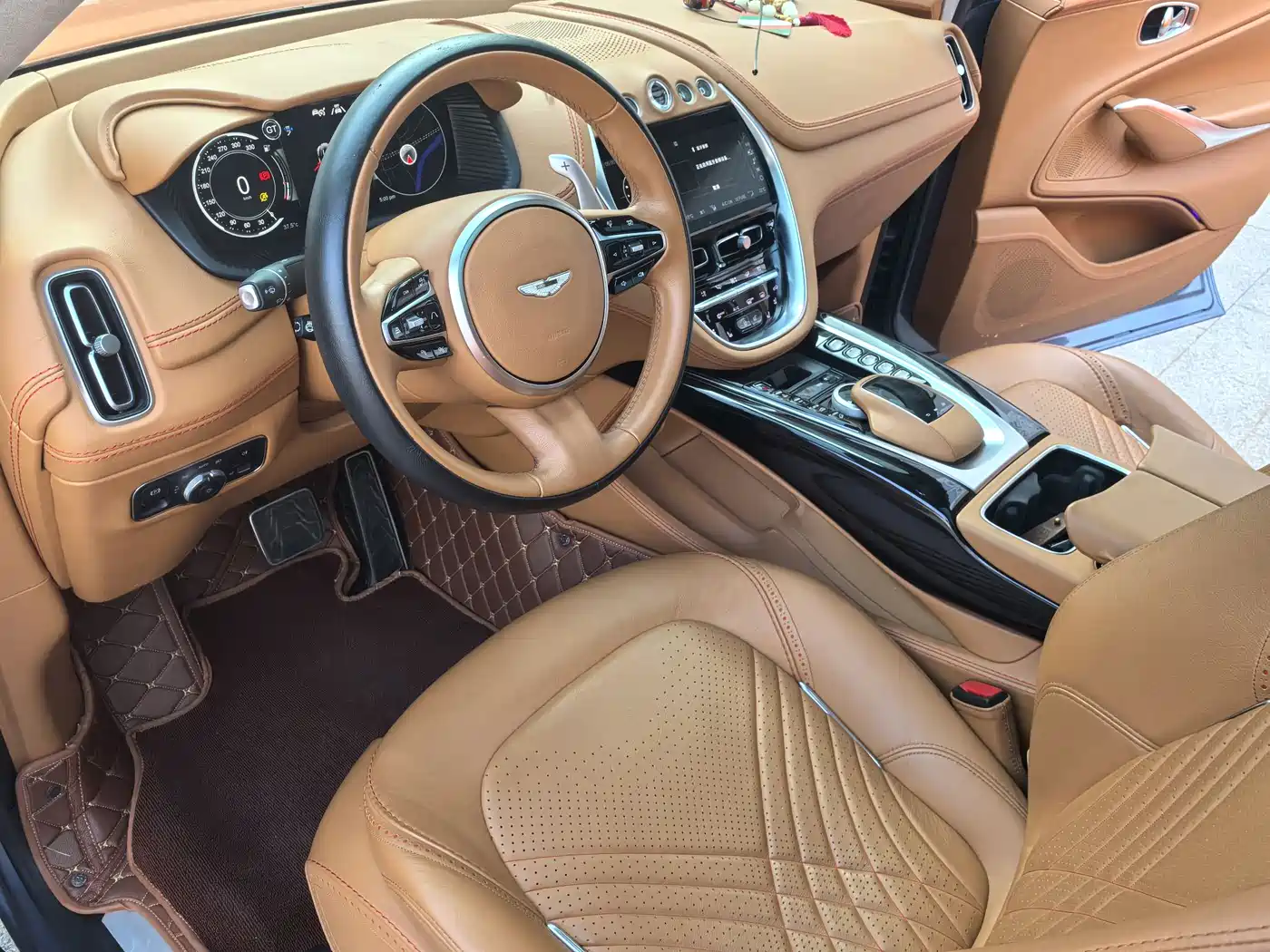 Aston Martin DBX 2021 2022 4.0T V8