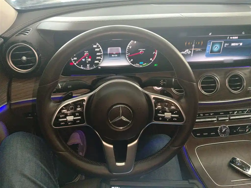 Mercedes-Benz E-Class 2020 E 260 L фото 11