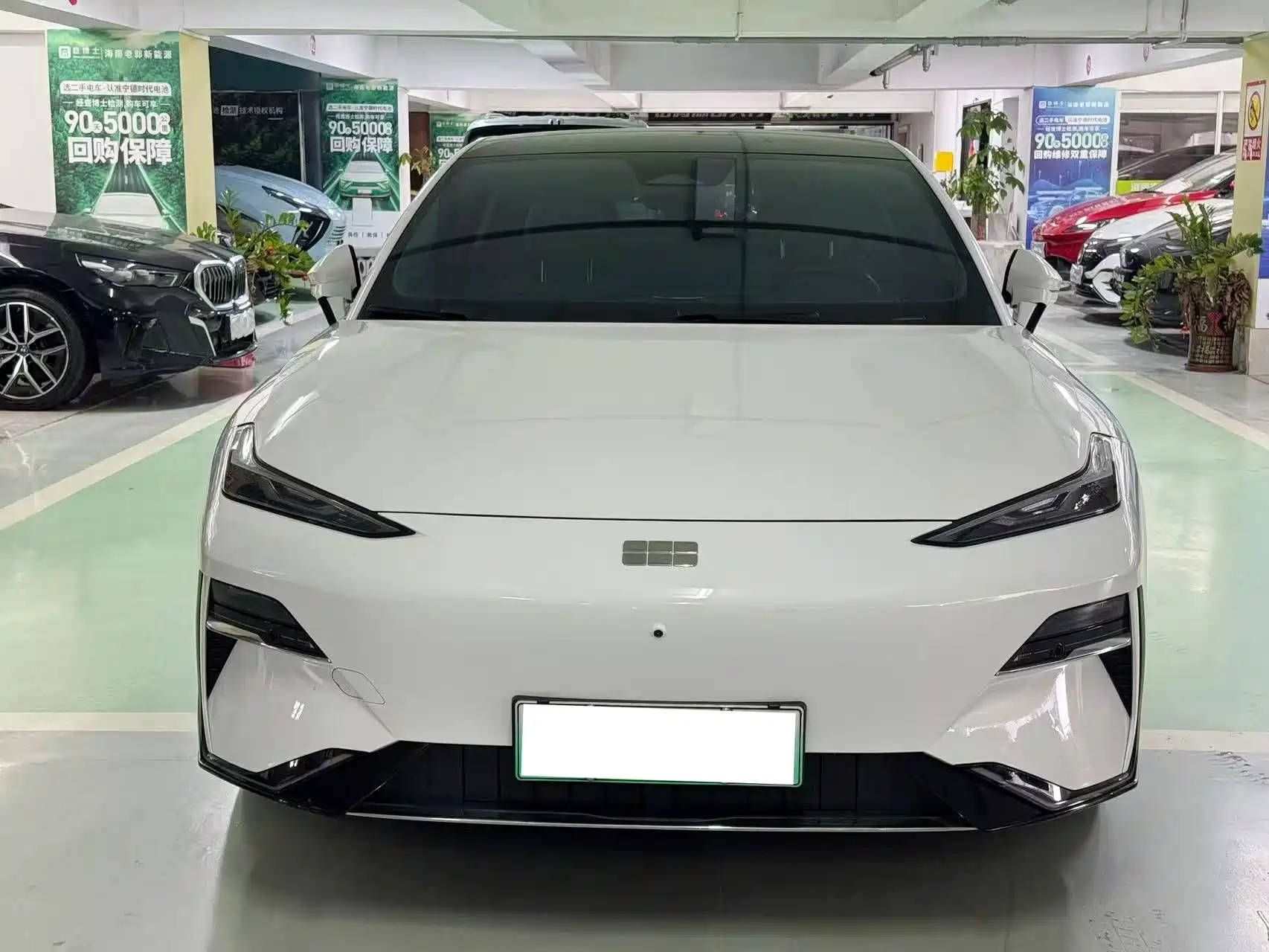 Фото 2 - Geely Galaxy Galaxy E8