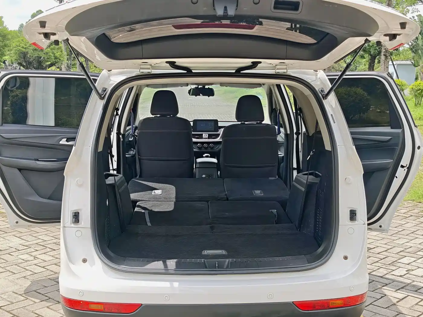 Baojun 730 2019 2019 1.5T CVT Fashion 7-Seater China V