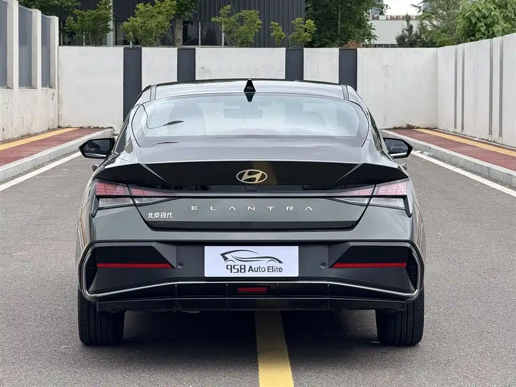Hyundai Elantra 2023 1.5L CVT GLX Elite Edition фото 10