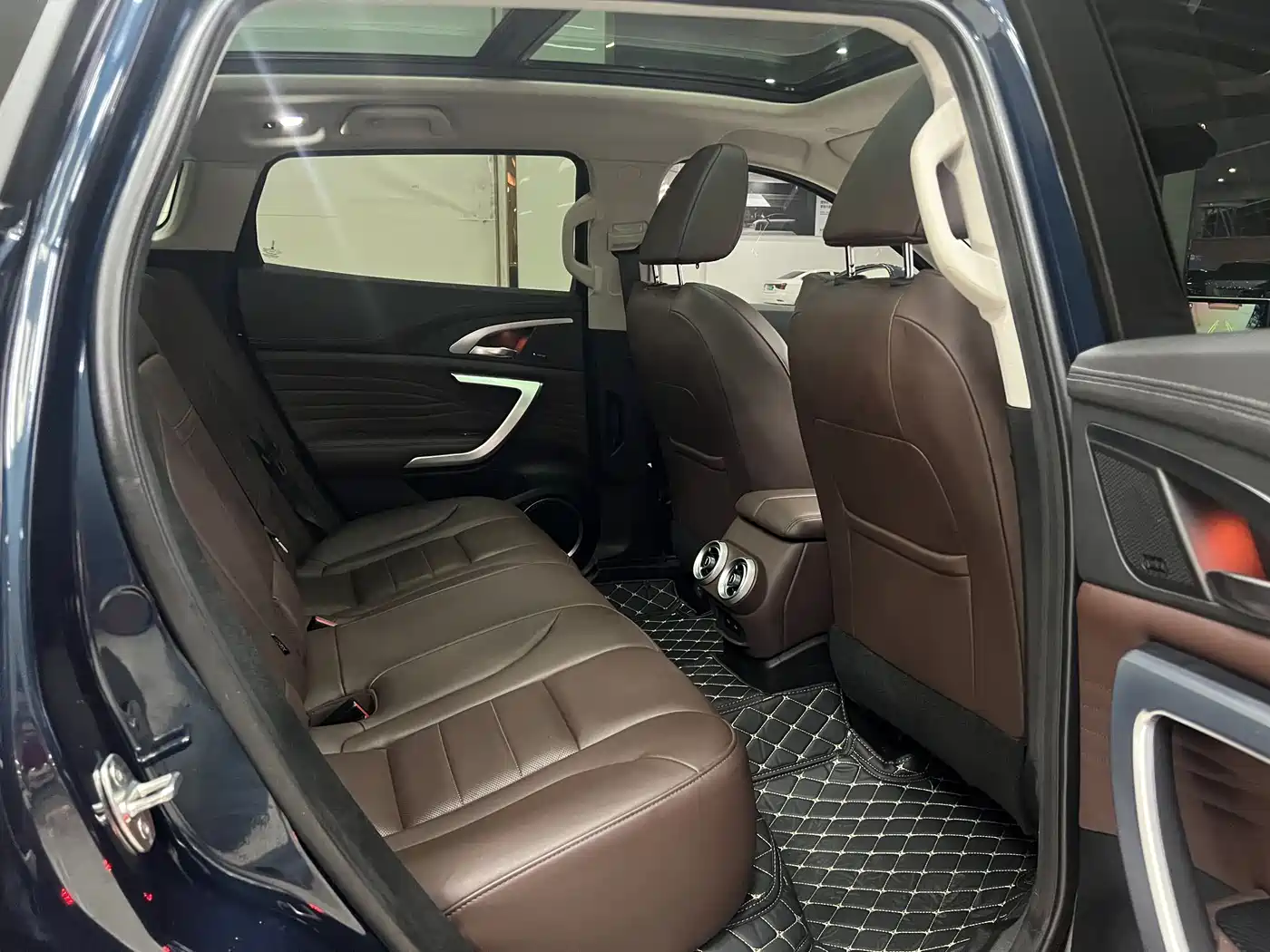 WEI PAI WEI BRAND VV7