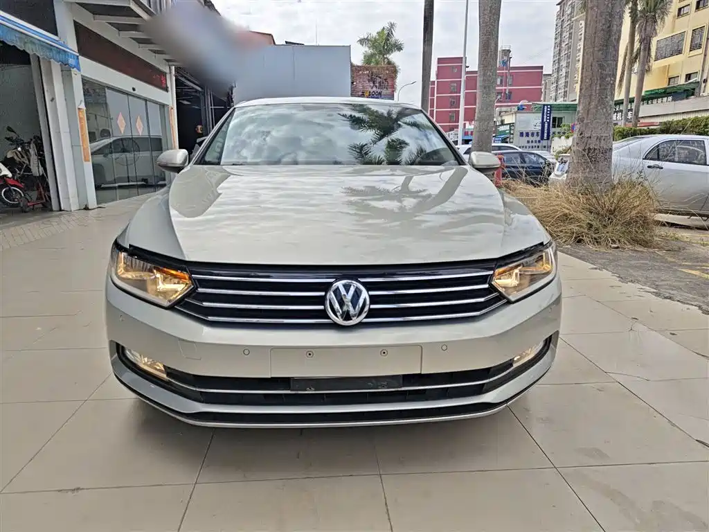 Volkswagen Magotan 2017 330TSI DSG Leading фото 3