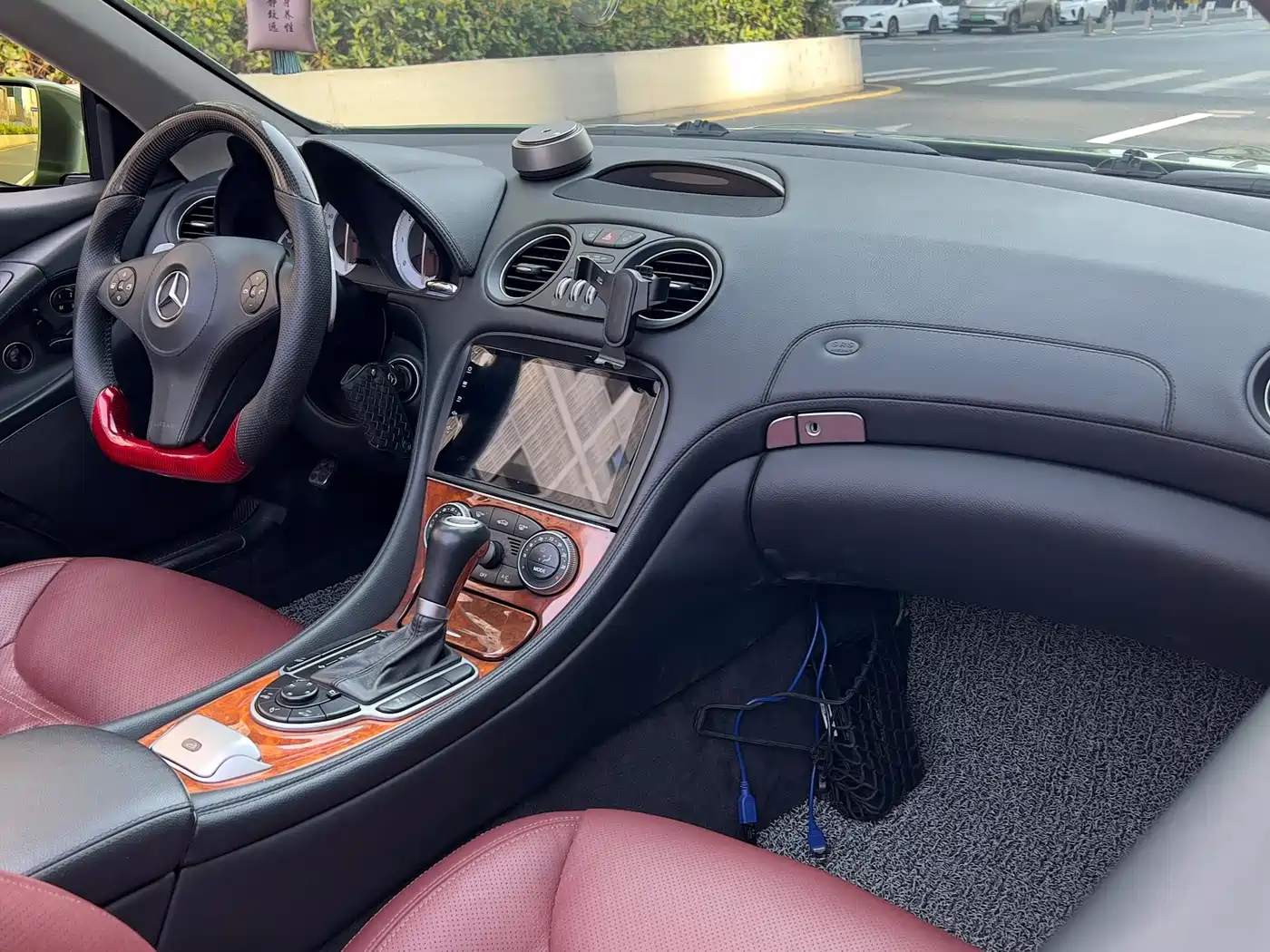 Mercedes-Benz SL-Class 2010 SL 300 фото 20