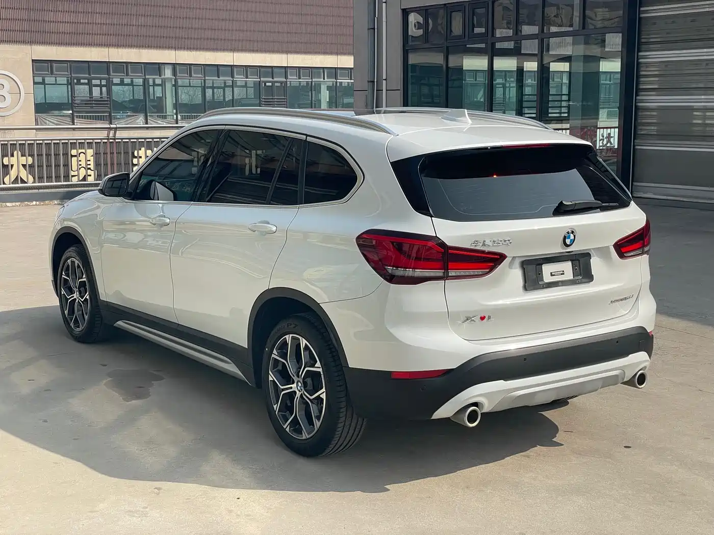 BMW X1 2022 sDrive20Li Fashion фото 7