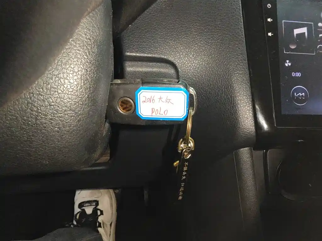 Volkswagen Polo 2016 1.4L Automatic Trend фото 9